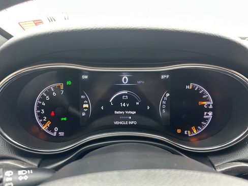 Used 2015 Jeep Grand Cherokee Altitude image 2