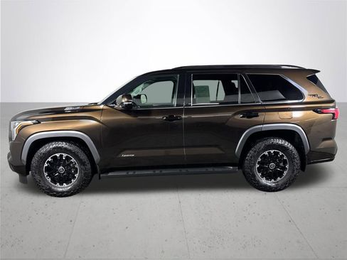 Used 2023 Toyota Sequoia Limited image 9