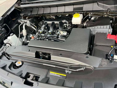 Used 2025 Nissan Pathfinder S FWD image 36