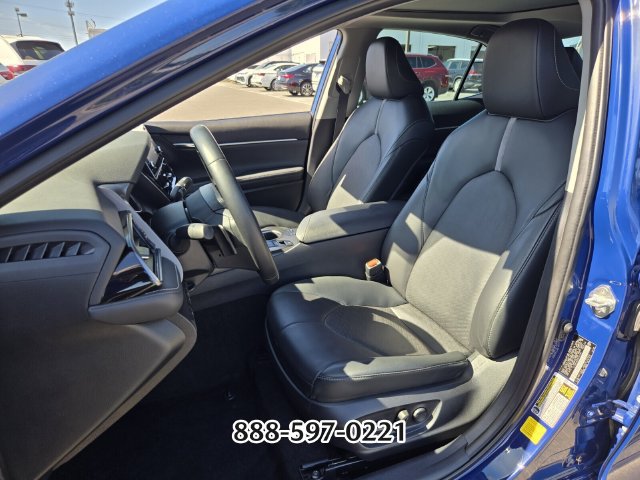 Used 2023 Toyota Camry XSE FWD image 9