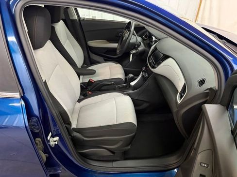 Used 2020 Chevrolet Trax LT w/ LPO, Protection Package AWD/4WD image 23