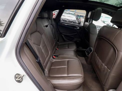 Used 2018 Porsche Macan Base image 44