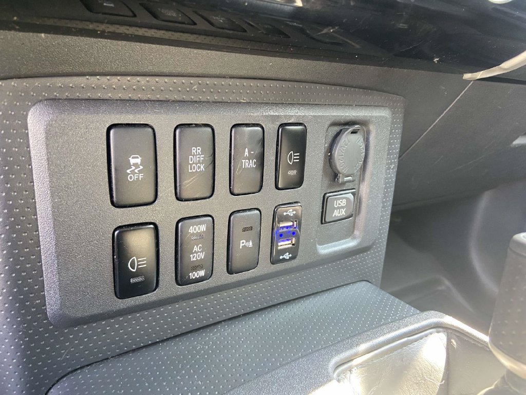 Used 2014 Toyota FJ Cruiser 4WD w/ Upgrade Package image 23