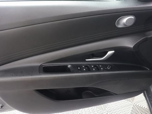 Used 2023 Hyundai Elantra SEL FWD image 24