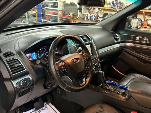 Used 2016 Ford Explorer Sport w/ Equipment Group 401A AWD/4WD image 19