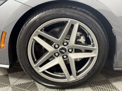 Used 2026 Ford Mustang Coupe RWD image 31