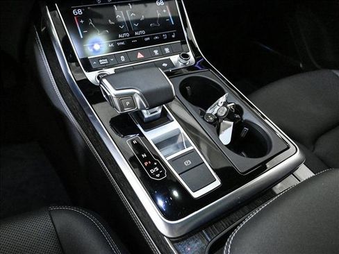 Certified 2025 Audi Q7 2.0T Premium Plus w/ Premium Plus Package AWD/4WD image 12