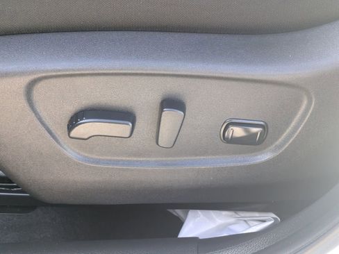 Used 2020 Nissan Rogue SV image 20