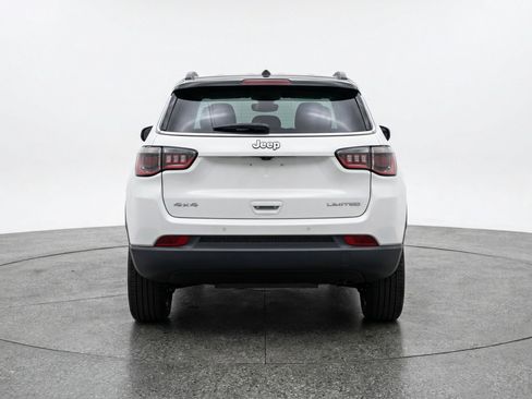 Used 2025 Jeep Compass Limited image 7