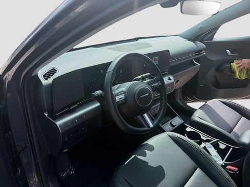 Used 2024 Hyundai Kona Limited FWD image 7