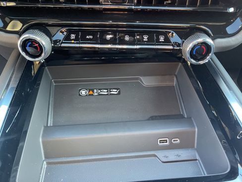 New 2026 Chevrolet Tahoe RST w/ Advanced Technology Package AWD/4WD image 32