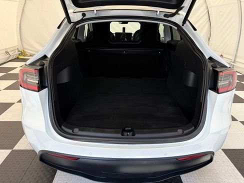 Used 2021 Tesla Model Y Long Range AWD/4WD image 4
