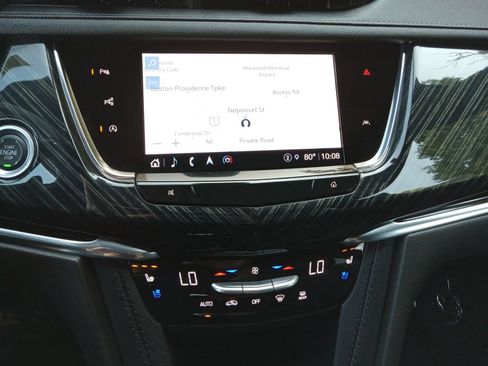 Used 2023 Cadillac XT6 Premium Luxury w/ Technology Package AWD/4WD image 15