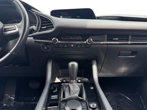 Used 2022 MAZDA MAZDA3 s FWD image 11