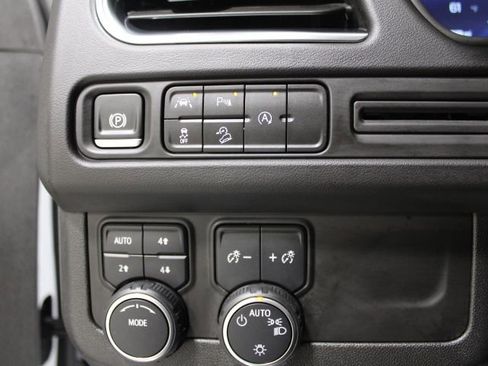 Used 2024 Chevrolet Tahoe Premier AWD/4WD image 41