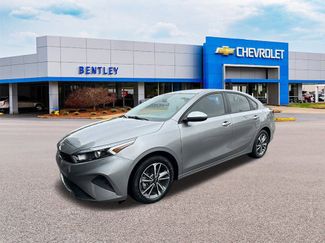 Used 2023 Kia Forte LXS video 1