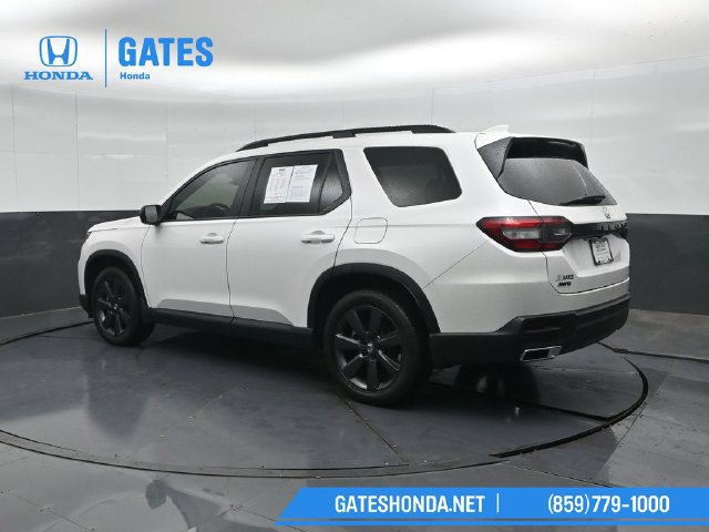 Certified 2025 Honda Pilot Sport image 8