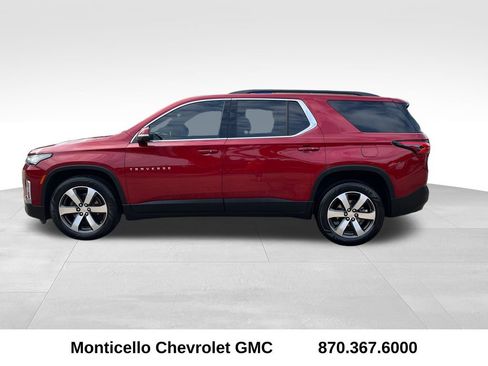 Used 2023 Chevrolet Traverse LT w/ LT Premium Package AWD/4WD image 7