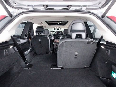 Certified 2025 Volvo XC90 B6 Plus w/ Protection Package Premier image 28