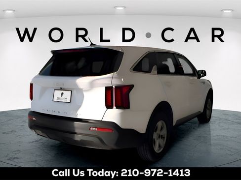 Certified 2022 Kia Sorento LX image 7