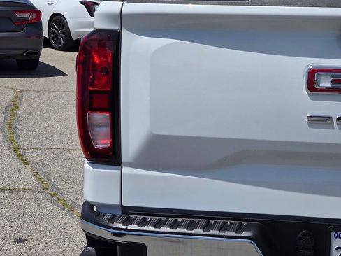 Used 2024 GMC Sierra 1500 Pro w/ Pro Value Package AWD/4WD image 8