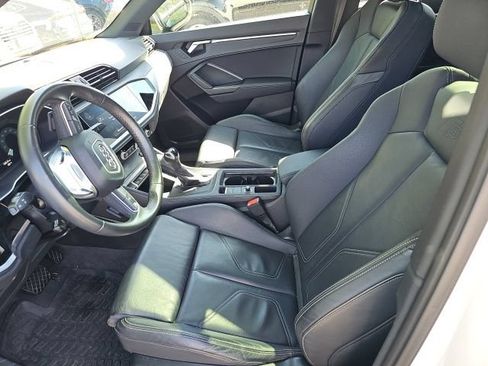 Used 2023 Audi Q3 2.0T Premium w/ Black Optic Sport Package AWD/4WD image 3
