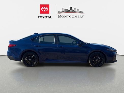Used 2026 Toyota Camry SE w/ Convenience Package image 2
