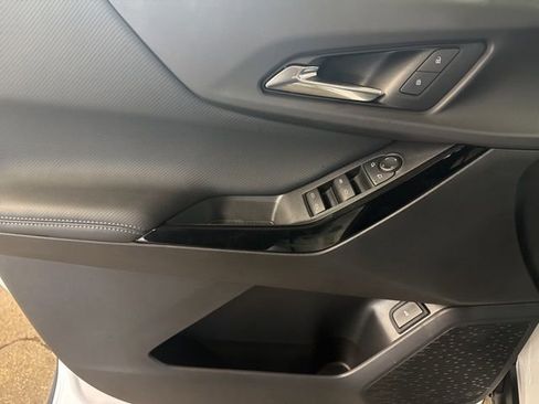 New 2026 Chevrolet Equinox LT w/ Convenience Package II image 10