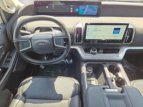 Used 2025 Ford Expedition Platinum AWD/4WD image 20