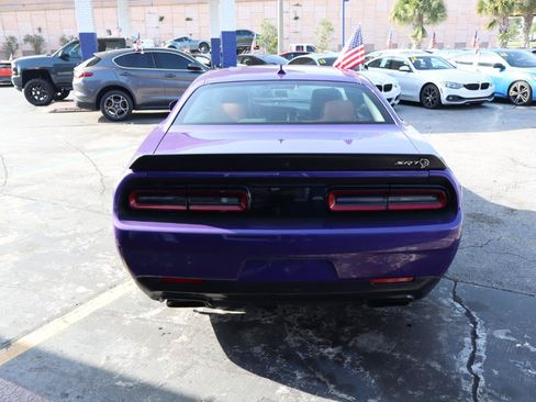 Used 2016 Dodge Challenger SRT Hellcat RWD image 4