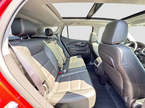 Used 2024 GMC Terrain AT4 w/ Tech Package image 27