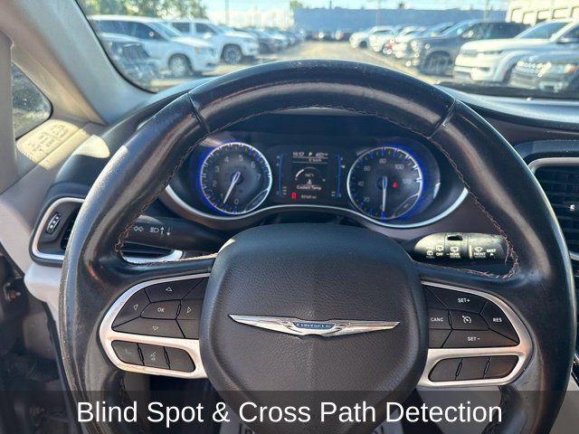Used 2017 Chrysler Pacifica Touring-L FWD image 14