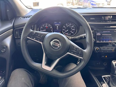 Used 2022 Nissan Rogue Sport S FWD image 19