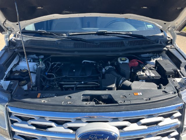 Used 2018 Ford Explorer XLT FWD image 12