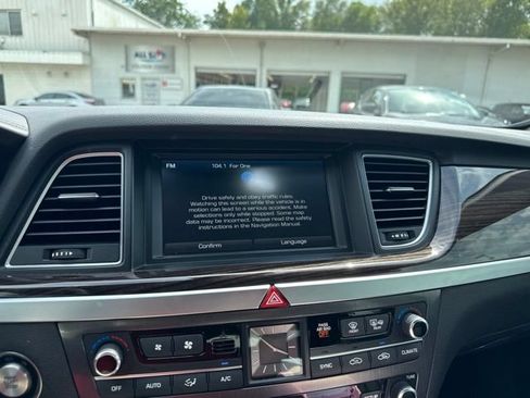 Used 2017 Genesis G80 3.8 RWD image 30
