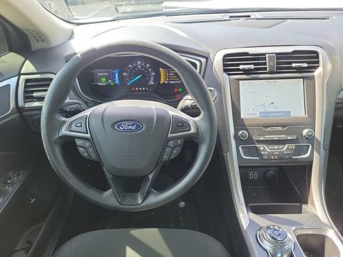 Used 2020 Ford Fusion SE FWD image 14