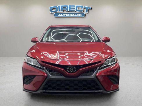 Used 2020 Toyota Camry SE image 2