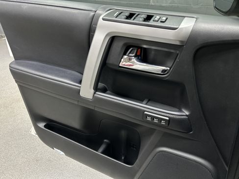 Used 2022 Toyota 4Runner Limited AWD/4WD image 14