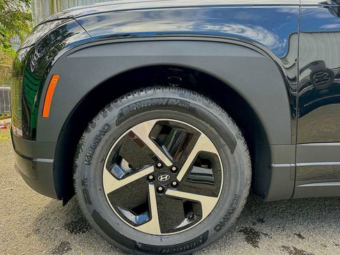 New 2026 Hyundai Ioniq 9 SE image 18