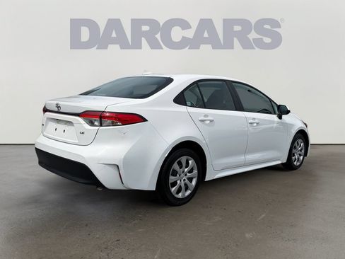 Used 2025 Toyota Corolla LE FWD image 5