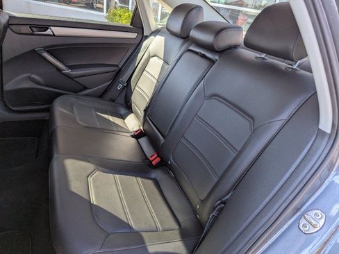 Used 2022 Volkswagen Passat 2.0T SE FWD image 27