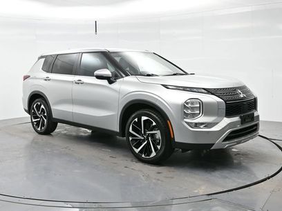 Used 2024 Mitsubishi Outlander SE
