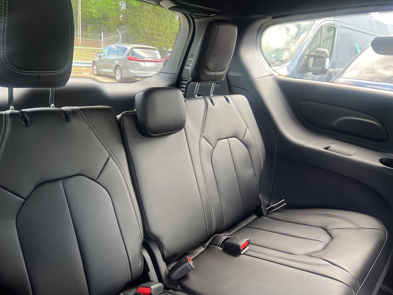 New 2026 Chrysler Pacifica Select w/ S Appearance Package FWD image 21