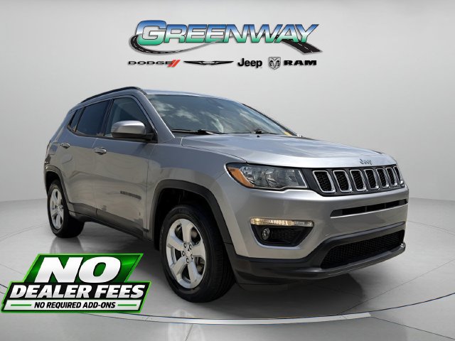 Used 2018 Jeep Compass Latitude FWD image 1