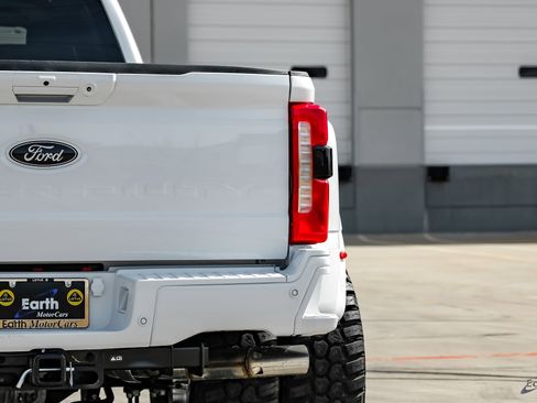 Used 2026 Ford F450 Lariat w/ FX4 Off-Road Package image 14