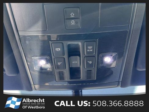 Used 2020 Volkswagen Tiguan SE R-Line AWD/4WD image 30