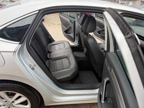 Used 2020 Volkswagen Passat 2.0T SE w/ Sunroof Package FWD image 16