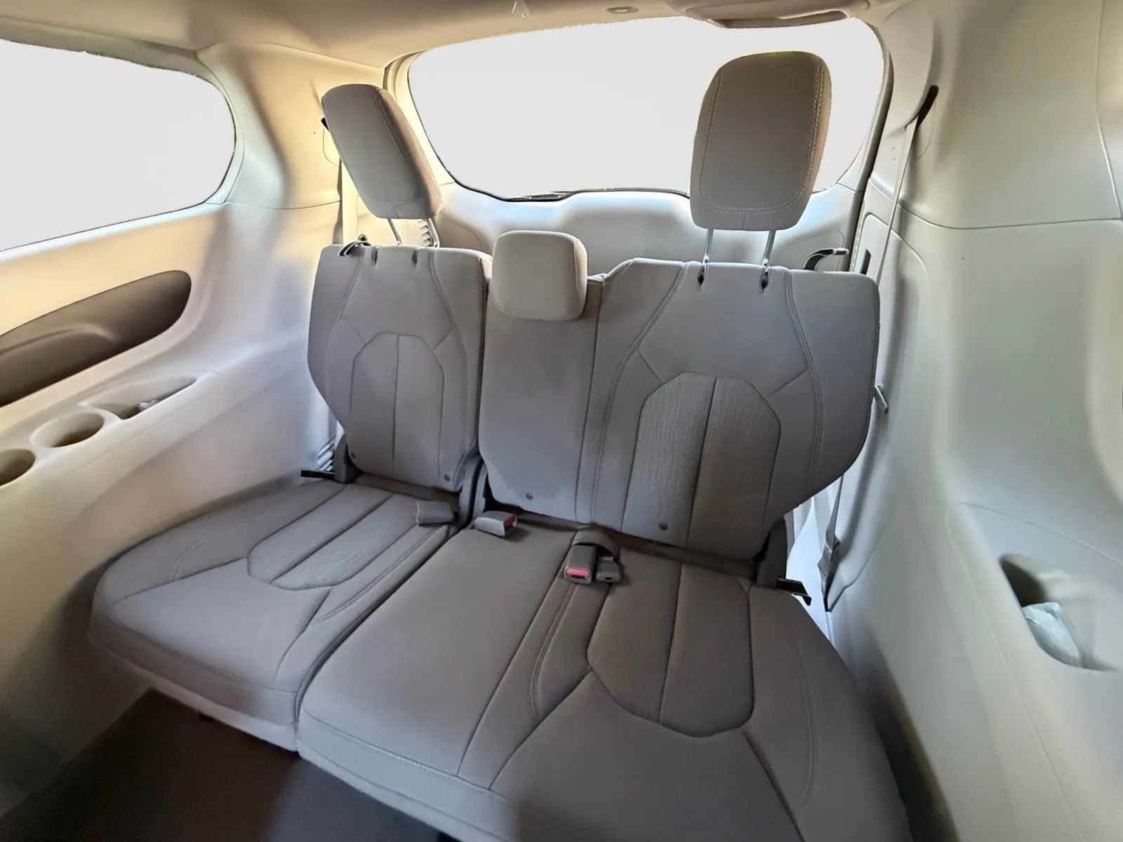 Used 2017 Chrysler Pacifica LX FWD image 16