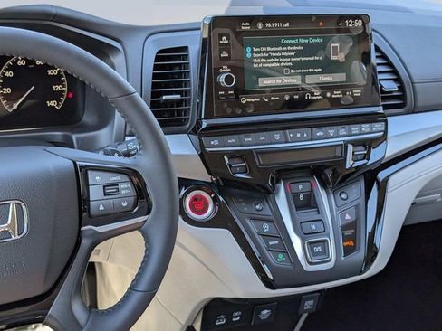 New 2026 Honda Odyssey Touring image 15