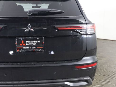 New 2026 Mitsubishi Outlander ES FWD image 15